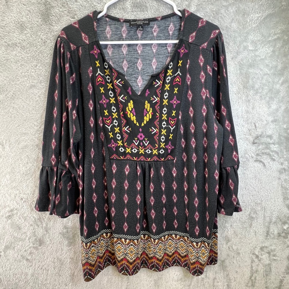 Signature Studio Plus Size 1X Boho Embroidered V-Neck Bell Sleeve Top Black Pink